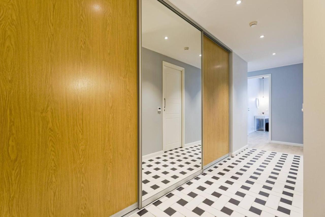 Central Apartments, Quiet With Free Parking And Ac. Talin Exterior foto